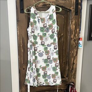 Elegant Midi Dress with Green and Brown Pattern